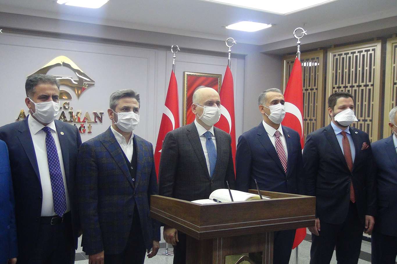 Bakan Karaismailoğlu Adıyaman'da köprülü kavşak açılışına katıldı Bakan Karaismailoğlu Adıyaman'da köprülü kavşak açılışına katıldı